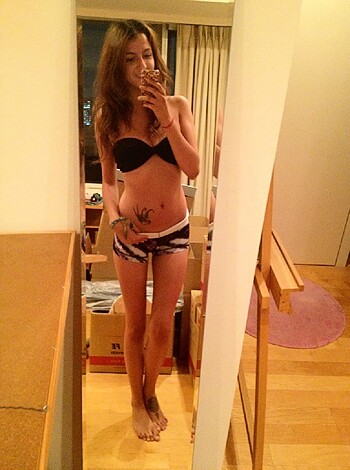 Amateur Babe takes Selfpics - Photo 44