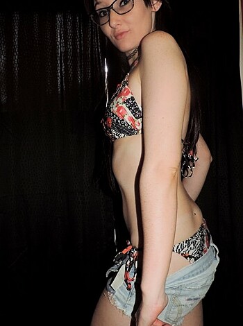 Here's a f*cking picture of some hot chick showing off her slender thighs, you goddamn perv.