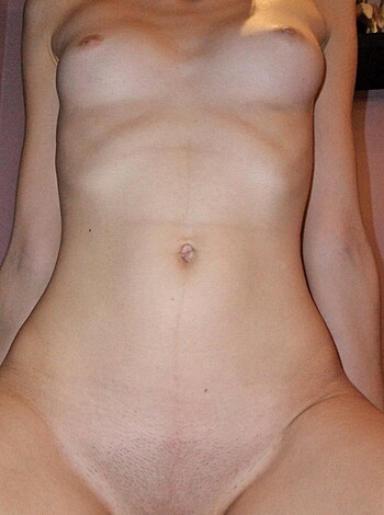 "This fucking image shows a naked ass and thighs of some bitch."