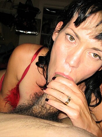 She enjoys giving Blowjob - Photo 8
