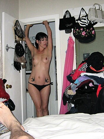 She enjoys giving Blowjob - Photo 42