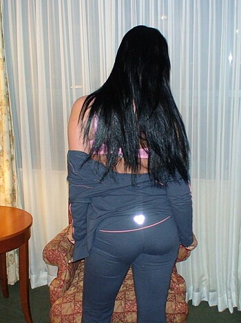 Sexy Amateur Brunette shows her Naked Body - Photo 37