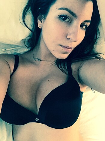 Amateur Hottie takes Selfpics - Photo 48