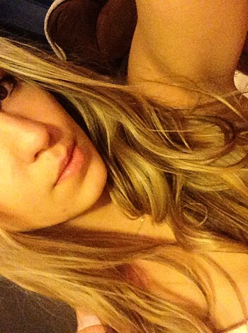 Amateur Hottie takes Selfpics - Photo 63