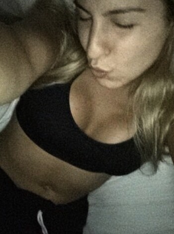 Amateur Hottie takes Selfpics - Photo 68