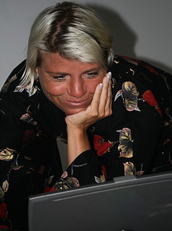 Blonde Wife on Vacation Trip - Photo 18