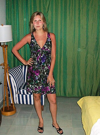 "Fuckin hot bitch in flower dress with ass cheeks poppin' out."