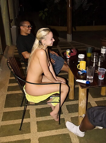 Hot Blonde Amateur Babe - Photo 21